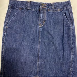 Old navy jean skirt. Size 8